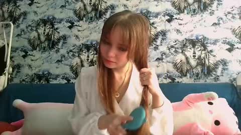 Snapshot of mira_princess chatting on 05-25-26, 07:58 MIRAcle online show from 05-25-26, 07:58