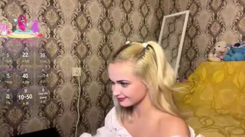 Snapshot of mirabella333 chatting on 10-28-25, 06:32 mirabella333 online show from 10-28-25, 06:32