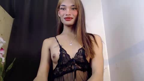 Snapshot of miraclegirl23 chatting on 12-02-24, 01:47 Zoey online show from 12-02-24, 01:47