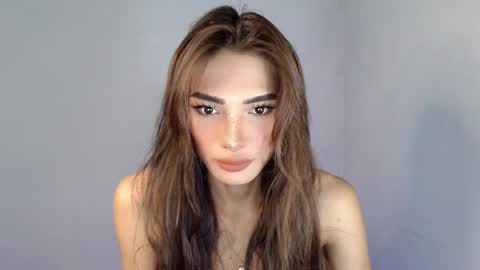 Snapshot of miraclegirl23 chatting on 02-20-25, 06:57 Zoey online show from 02-20-25, 06:57