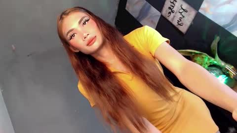 Snapshot of miraclegirl23 chatting on 10-18-25, 03:13 Zoey online show from 10-18-25, 03:13