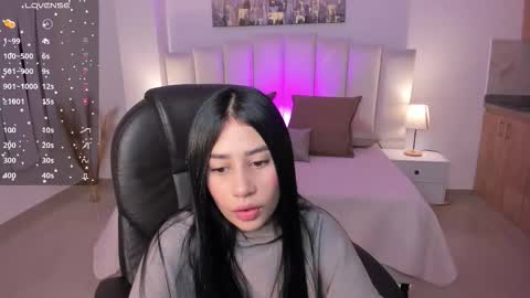 Snapshot of miranda_crawfor chatting on 09-20-25, 12:17 miranda_crawfor online show from 09-20-25, 12:17