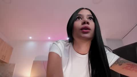 Snapshot of miranda_crawfor chatting on 09-30-25, 12:54 miranda_crawfor online show from 09-30-25, 12:54