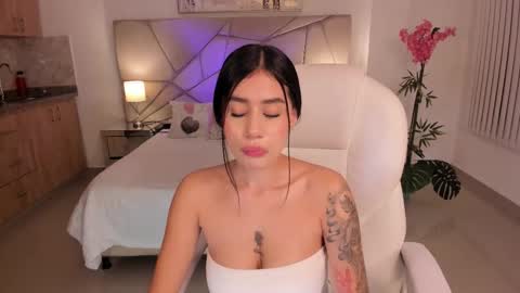 Snapshot of miranda_crawfor chatting on 03-03-26, 05:35 miranda_crawfor online show from 03-03-26, 05:35