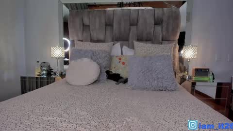 Snapshot of mirandacollins_ chatting on 05-16-26, 12:29 Miranda online show from 05-16-26, 12:29