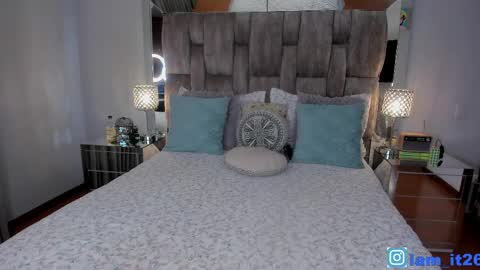 Snapshot of mirandacollins_ chatting on 05-20-26, 01:23 Miranda online show from 05-20-26, 01:23