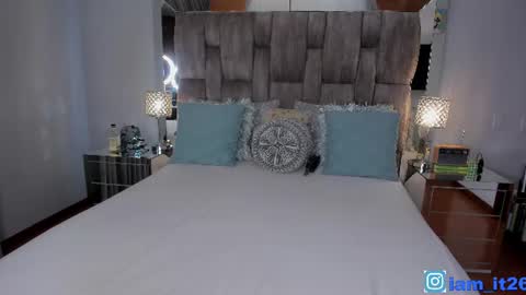 Snapshot of mirandacollins_ chatting on 06-30-26, 02:23 Miranda online show from 06-30-26, 02:23
