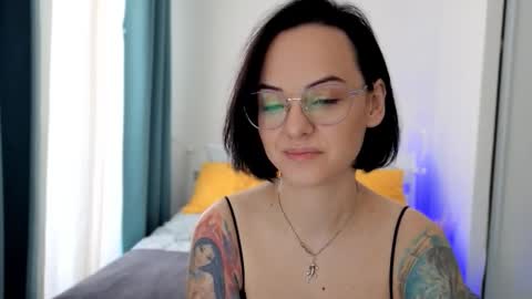 MiraSkyy online show from 10-01-25, 09:26