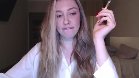 Snapshot of mirassun chatting on 10-19-25, 11:27 mirassun online show from 10-19-25, 11:27