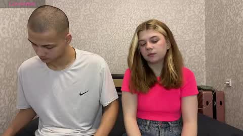 Snapshot of mirelcouple chatting on 05-19-26, 10:21 mirelcouple online show from 05-19-26, 10:21
