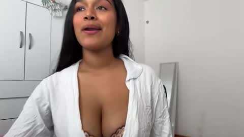 Mirella online show from 10-28-25, 05:26