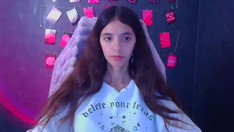 Snapshot of miri_miss chatting on 10-29-25, 01:02 Miri online show from 10-29-25, 01:02