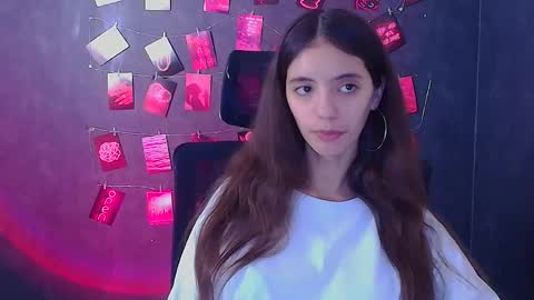 Snapshot of miri_miss chatting on 11-21-25, 12:37 Miri online show from 11-21-25, 12:37