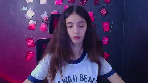 Snapshot of miri_miss chatting on 11-28-25, 12:19 Miri online show from 11-28-25, 12:19