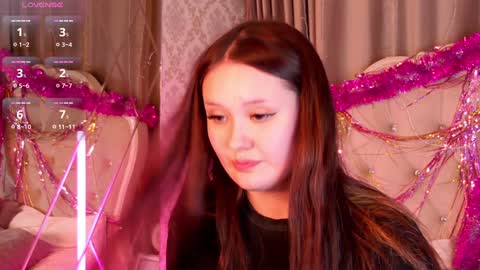 Snapshot of miriamwhite chatting on 12-18-24, 02:06 Miriam WhiteF online show from 12-18-24, 02:06
