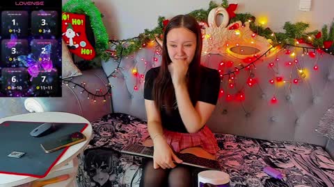 Snapshot of miriamwhite chatting on 12-31-24, 09:21 Miriam WhiteF online show from 12-31-24, 09:21