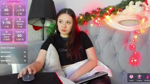 Snapshot of miriamwhite chatting on 01-17-25, 05:30 Miriam WhiteF online show from 01-17-25, 05:30