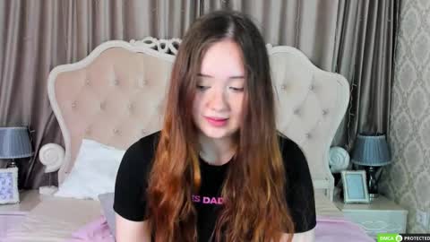 Snapshot of miriamwhite chatting on 09-16-25, 03:51 Miriam WhiteF online show from 09-16-25, 03:51