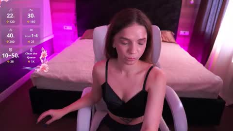 Snapshot of miriellenymph chatting on 09-18-25, 12:40 Mira online show from 09-18-25, 12:40