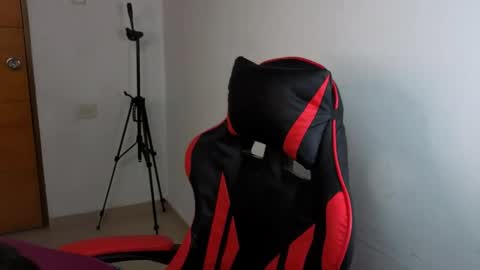 Snapshot of mirko_xx chatting on 03-25-26, 01:55 mirko_xx online show from 03-25-26, 01:55