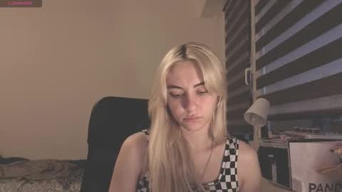 misa_0 online show from 11-04-25, 03:22