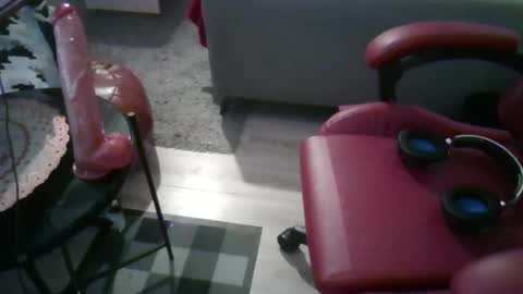 Snapshot of mischasc92 chatting on 02-13-25, 10:22 LOVEFUNSEX online show from 02-13-25, 10:22