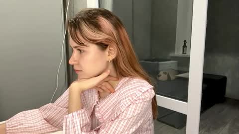 Molly online show from 09-12-25, 07:36