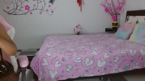 Snapshot of mishka__ chatting on 02-27-25, 02:21 Mishka online show from 02-27-25, 02:21