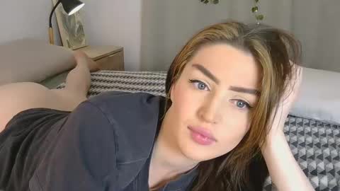 Snapshot of mishymoon chatting on 09-28-25, 12:32 Elora online show from 09-28-25, 12:32