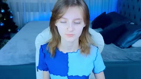 Snapshot of miss___alisa chatting on 01-16-26, 08:40 Alisa NONNUDE online show from 01-16-26, 08:40