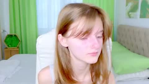 Snapshot of miss___alisa chatting on 02-15-26, 01:09 Alisa NONNUDE online show from 02-15-26, 01:09