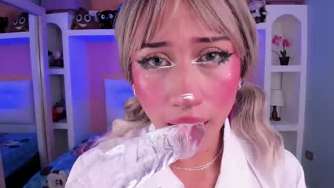 Snapshot of miss___megan chatting on 11-05-25, 06:08 Megan online show from 11-05-25, 06:08