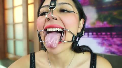 Snapshot of miss__anastasia chatting on 11-21-25, 11:09 Anastisia online show from 11-21-25, 11:09