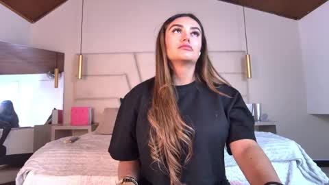 miss__ary_ online show from 04-17-26, 12:08