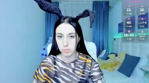 Snapshot of miss__linn chatting on 01-12-26, 10:20 Linn online show from 01-12-26, 10:20