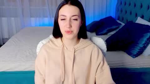 Snapshot of miss__linn chatting on 02-03-26, 03:06 Linn online show from 02-03-26, 03:06