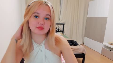 Snapshot of miss__selena chatting on 12-27-24, 12:07 miss__selena online show from 12-27-24, 12:07