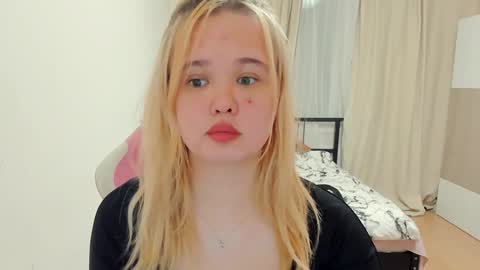 Snapshot of miss__selena chatting on 01-24-25, 06:14 miss__selena online show from 01-24-25, 06:14