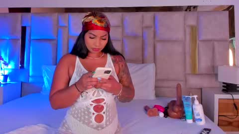 Miss Abigail  online show from 11-24-25, 01:11