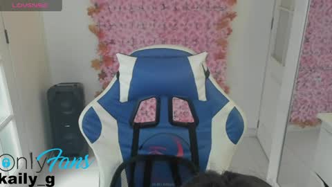 Snapshot of miss_adams01 chatting on 04-08-26, 07:47 miss_adams01 online show from 04-08-26, 07:47