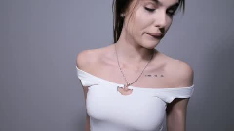 Snapshot of miss_algel chatting on 02-10-25, 01:33 Katrin online show from 02-10-25, 01:33