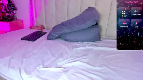 Snapshot of miss_ambrer chatting on 12-19-24, 08:02 Amber online show from 12-19-24, 08:02