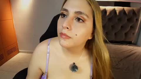 Snapshot of miss_anny18 chatting on 11-24-25, 03:50 Anny online show from 11-24-25, 03:50