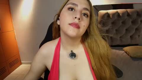 Snapshot of miss_anny18 chatting on 12-14-25, 11:26 Anny online show from 12-14-25, 11:26