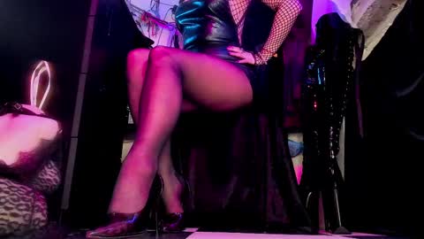Snapshot of miss_asmodeus chatting on 02-18-25, 10:25 missAsmodeus online show from 02-18-25, 10:25
