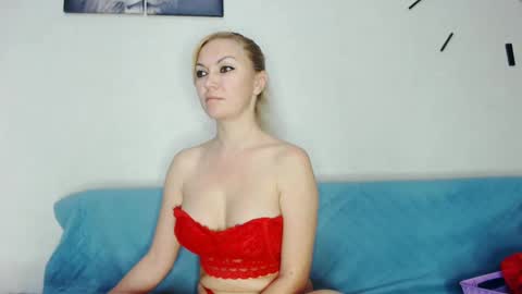 Snapshot of miss_blonde1 chatting on 02-18-25, 06:26 miss_blonde1 online show from 02-18-25, 06:26