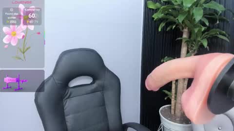 Snapshot of miss_blowjob4u chatting on 09-13-25, 01:49 miss_blowjob4u online show from 09-13-25, 01:49
