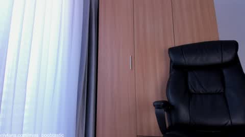 Snapshot of miss_boobtastic chatting on 07-28-26, 09:37 Ivy online show from 07-28-26, 09:37
