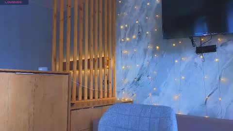 Snapshot of miss_bubbles chatting on 05-17-26, 01:36 Sandy online show from 05-17-26, 01:36