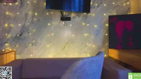 Snapshot of miss_bubbles chatting on 05-21-26, 01:01 Sandy online show from 05-21-26, 01:01
